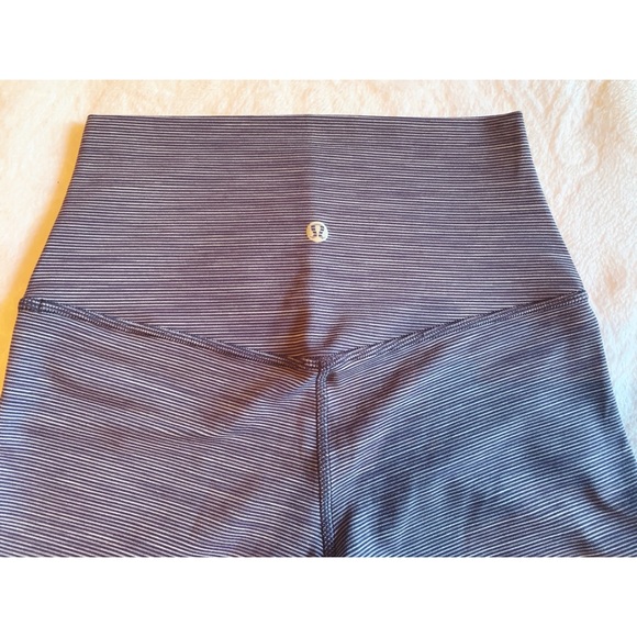 🍋🚫SOLD🚫NWOT Lululemon 21” Align Crop🍋 - Picture 5 of 7